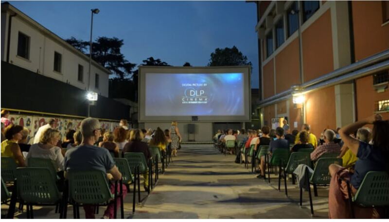 BACK TO BLACK di Sam Taylor-Johnson, un ritratto di Amy Whinehouse dove la musica è protagonista, all’Arena Tivoli di&nbsp;Bologna