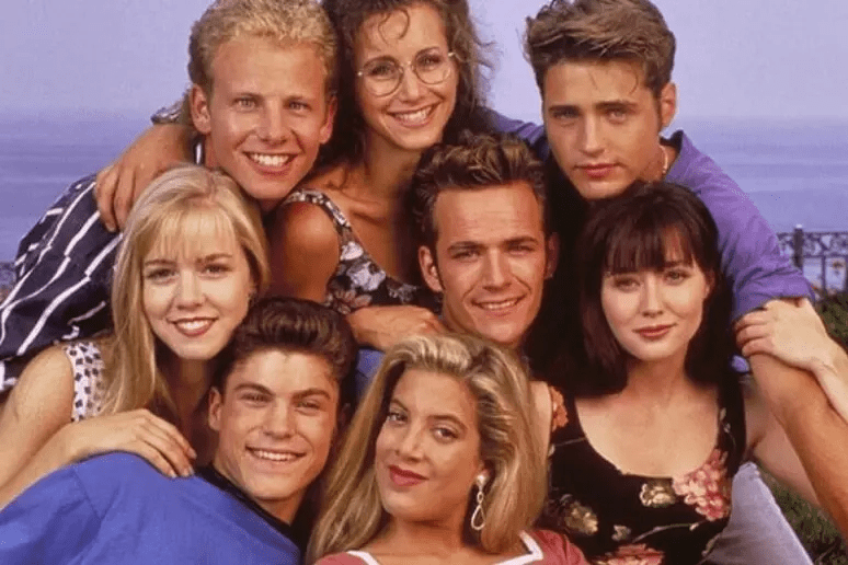 Addio a Shannen Doherty, co-protagonista, nei panni di Brenda, nella serie tv cult “Beverly Hills&nbsp;90210”