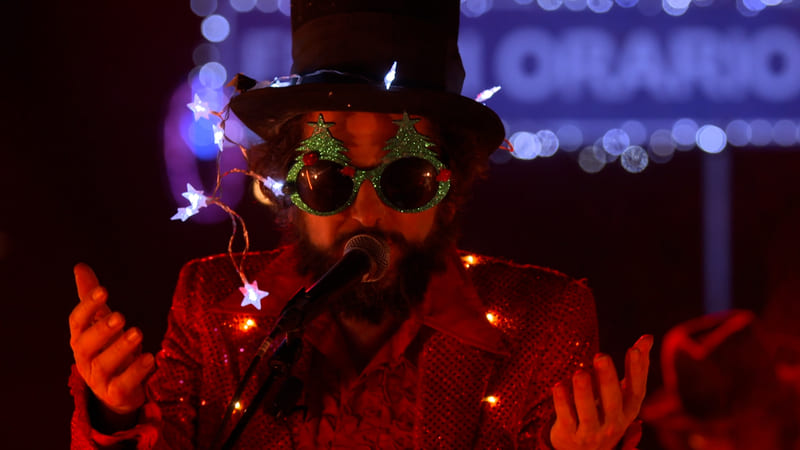 VINICIO CAPOSSELA al Modernissimo con il nuovo film NATALE FUORI&nbsp;ORARIO