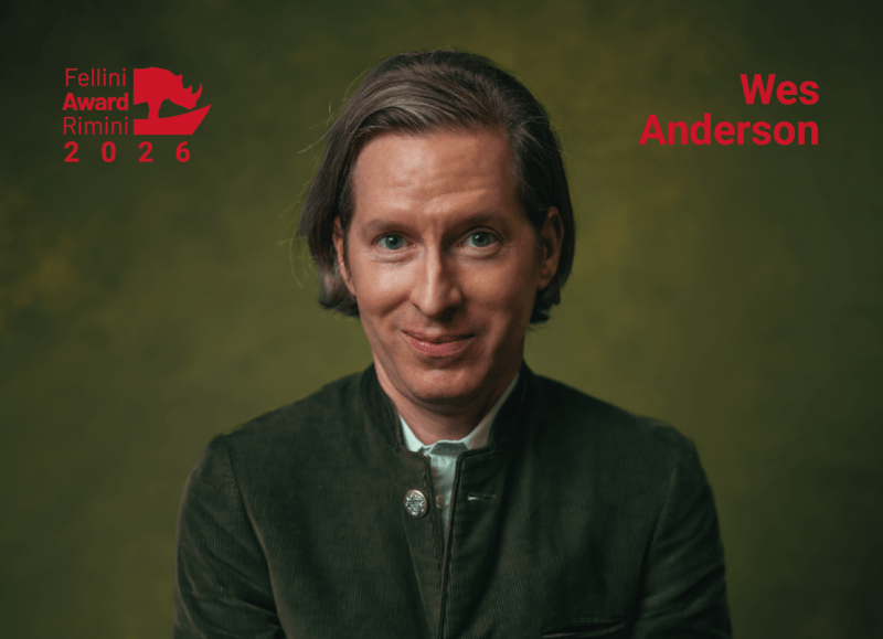 A Wes Anderson il Fellini Award Rimini 2026, sarà premiato martedì 21 aprile al Teatro&nbsp;Galli